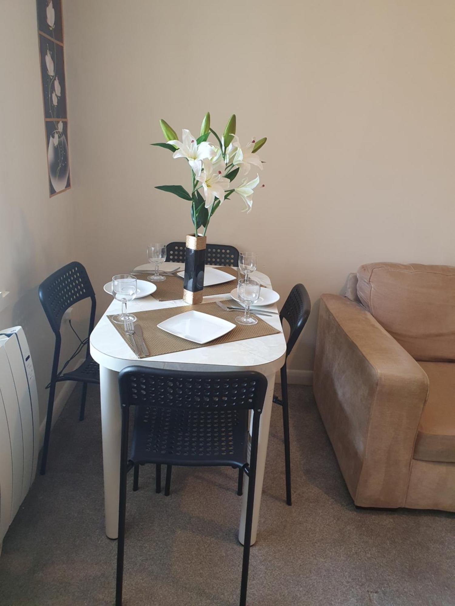 Lovely 1Bedrood Apartment 吉尔福德 外观 照片